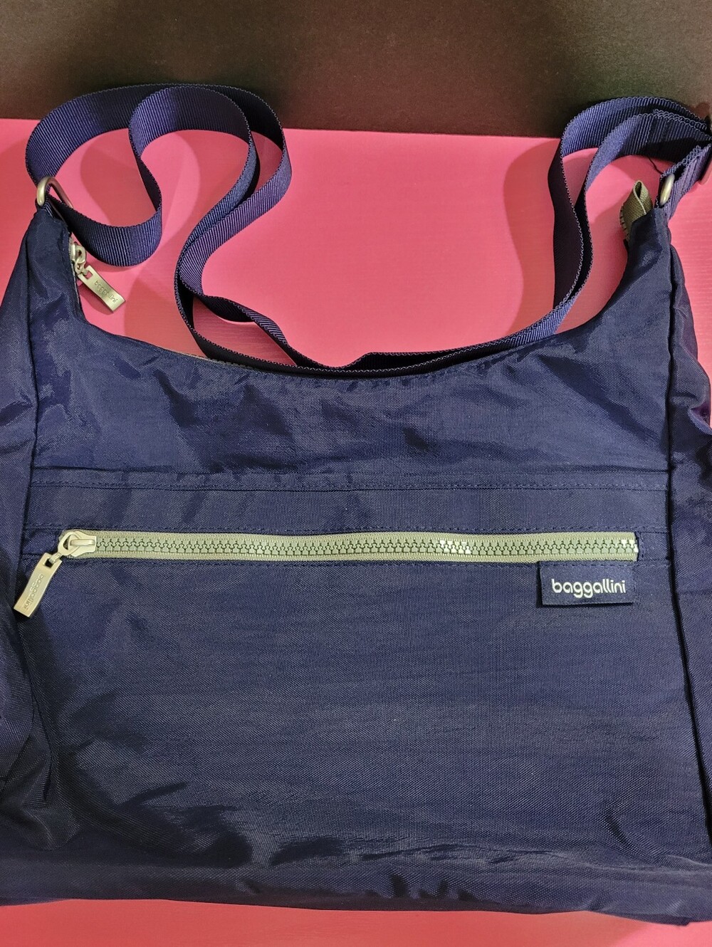 Baggallini Navy Blue Shoulder/Crossbody Bag Grey Accents (1381)